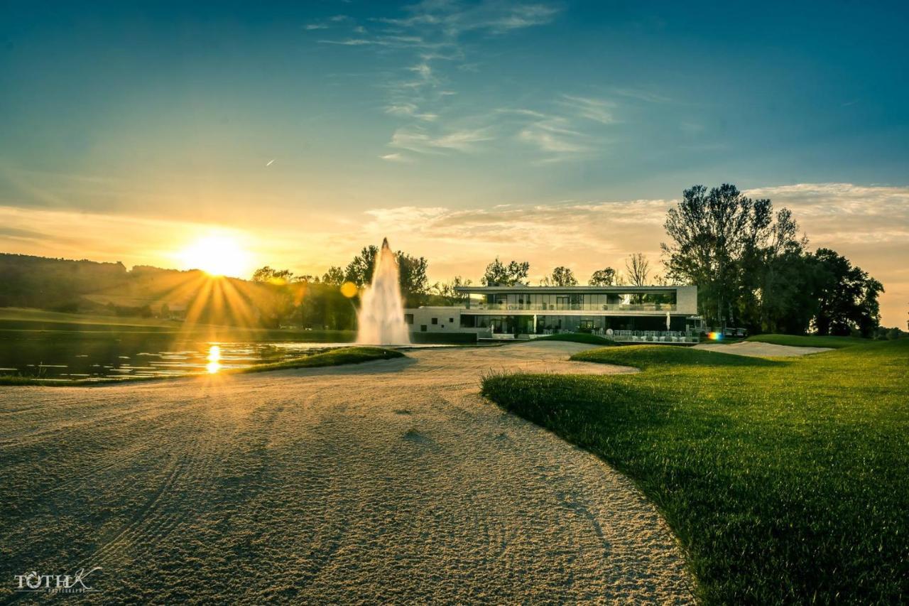 Zala Springs Golf Resort Zalacsány Exterior photo
