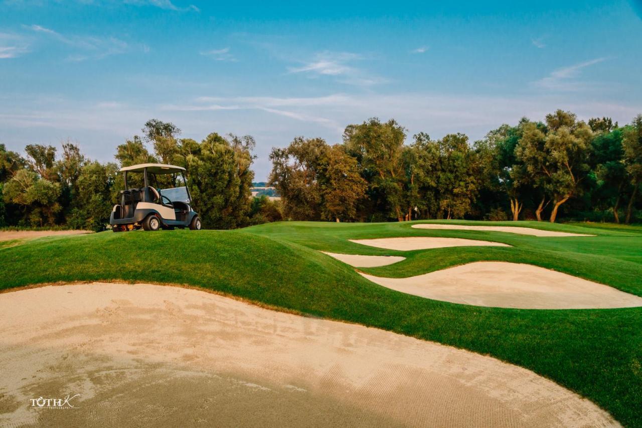 Zala Springs Golf Resort Zalacsány Exterior photo