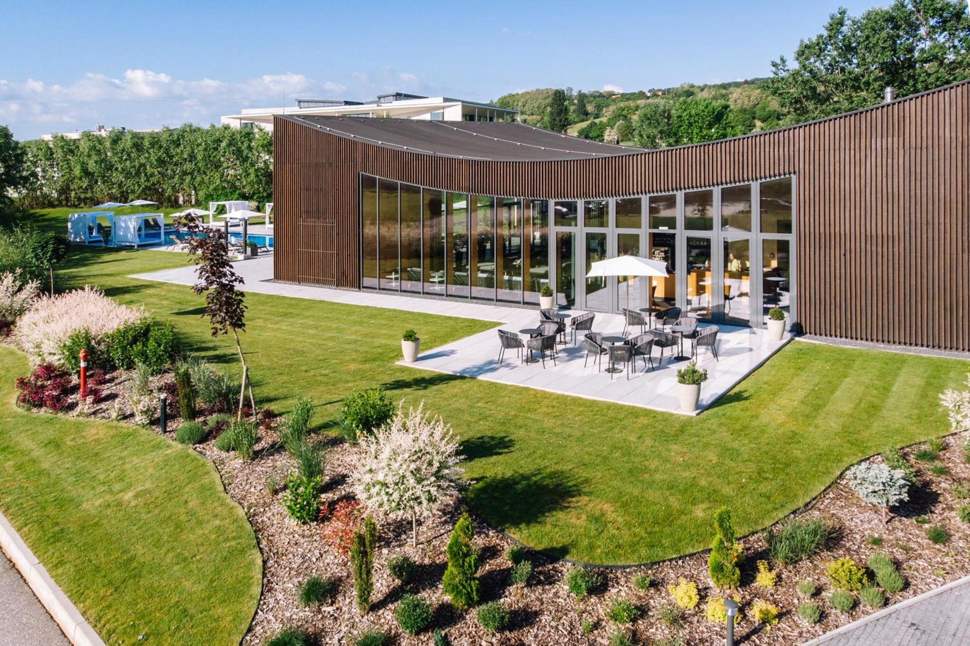 Zala Springs Golf Resort Zalacsány Exterior photo