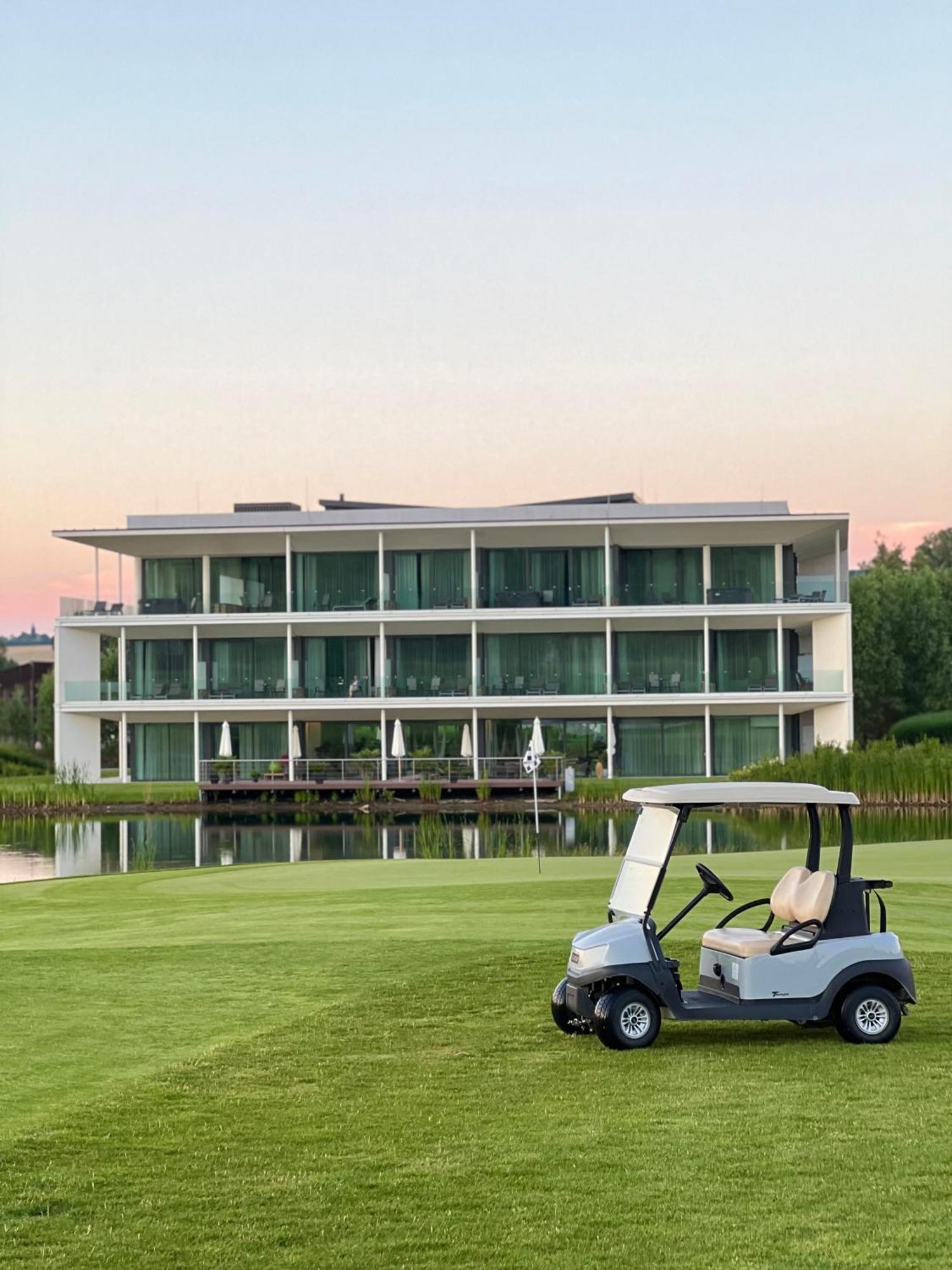 Zala Springs Golf Resort Zalacsány Exterior photo