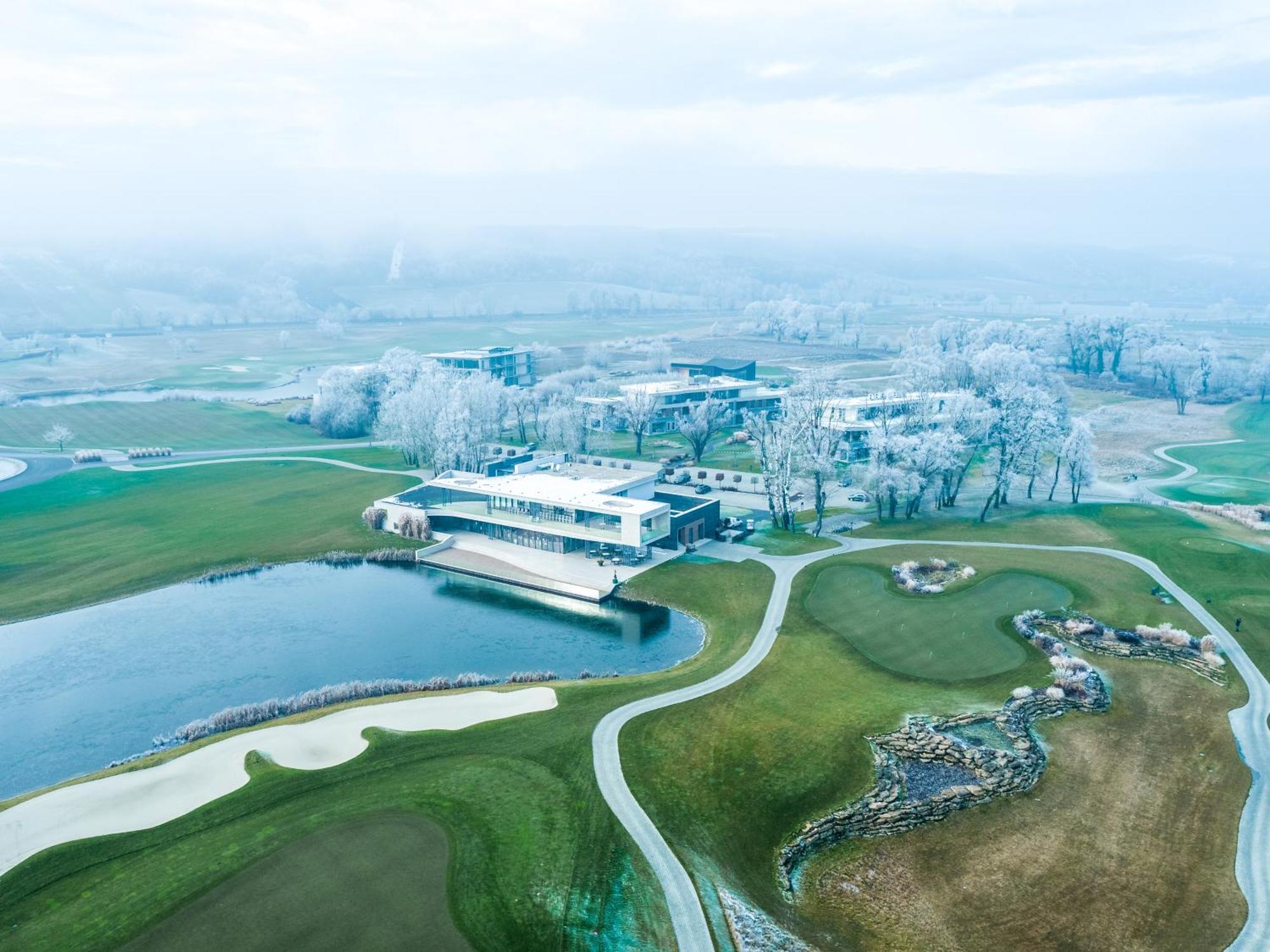 Zala Springs Golf Resort Zalacsány Exterior photo