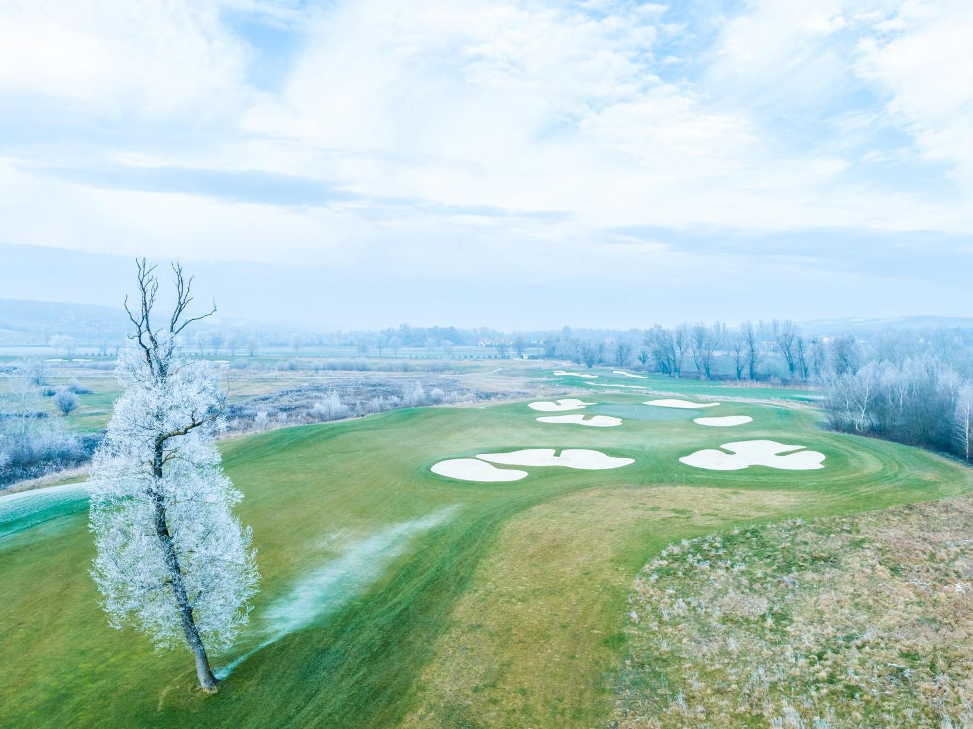 Zala Springs Golf Resort Zalacsány Exterior photo