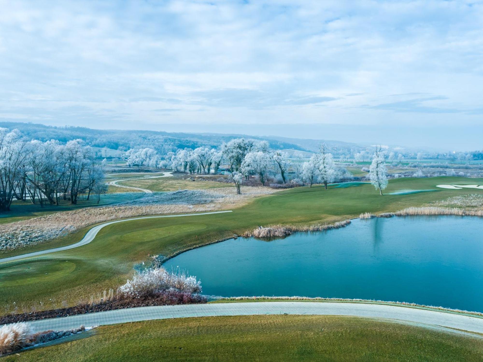 Zala Springs Golf Resort Zalacsány Exterior photo