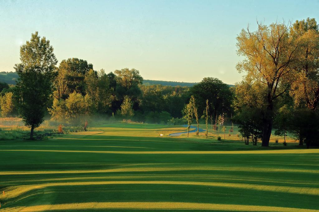 Zala Springs Golf Resort Zalacsány Exterior photo